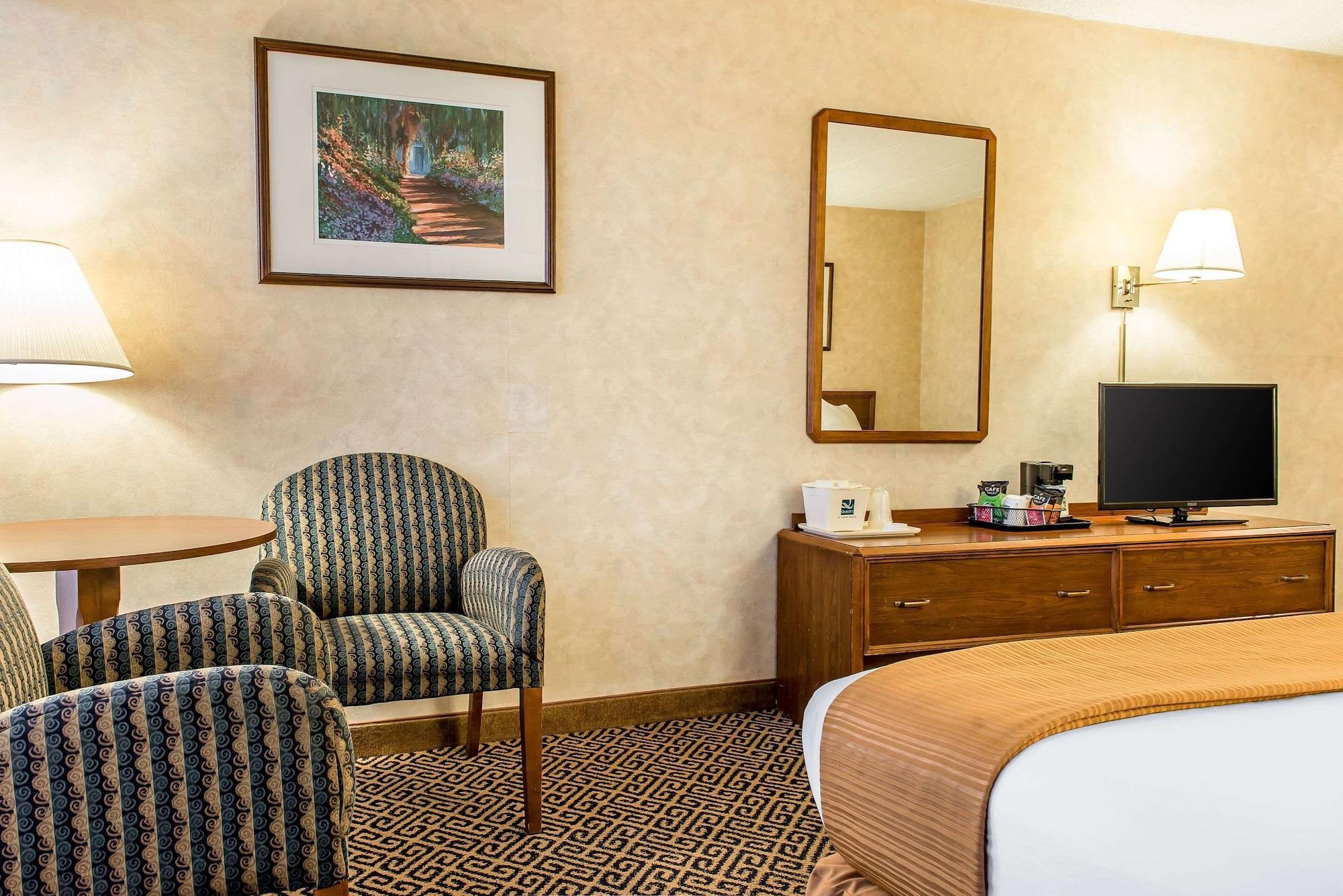 Quality Inn And Conference Center Springfield Exteriör bild
