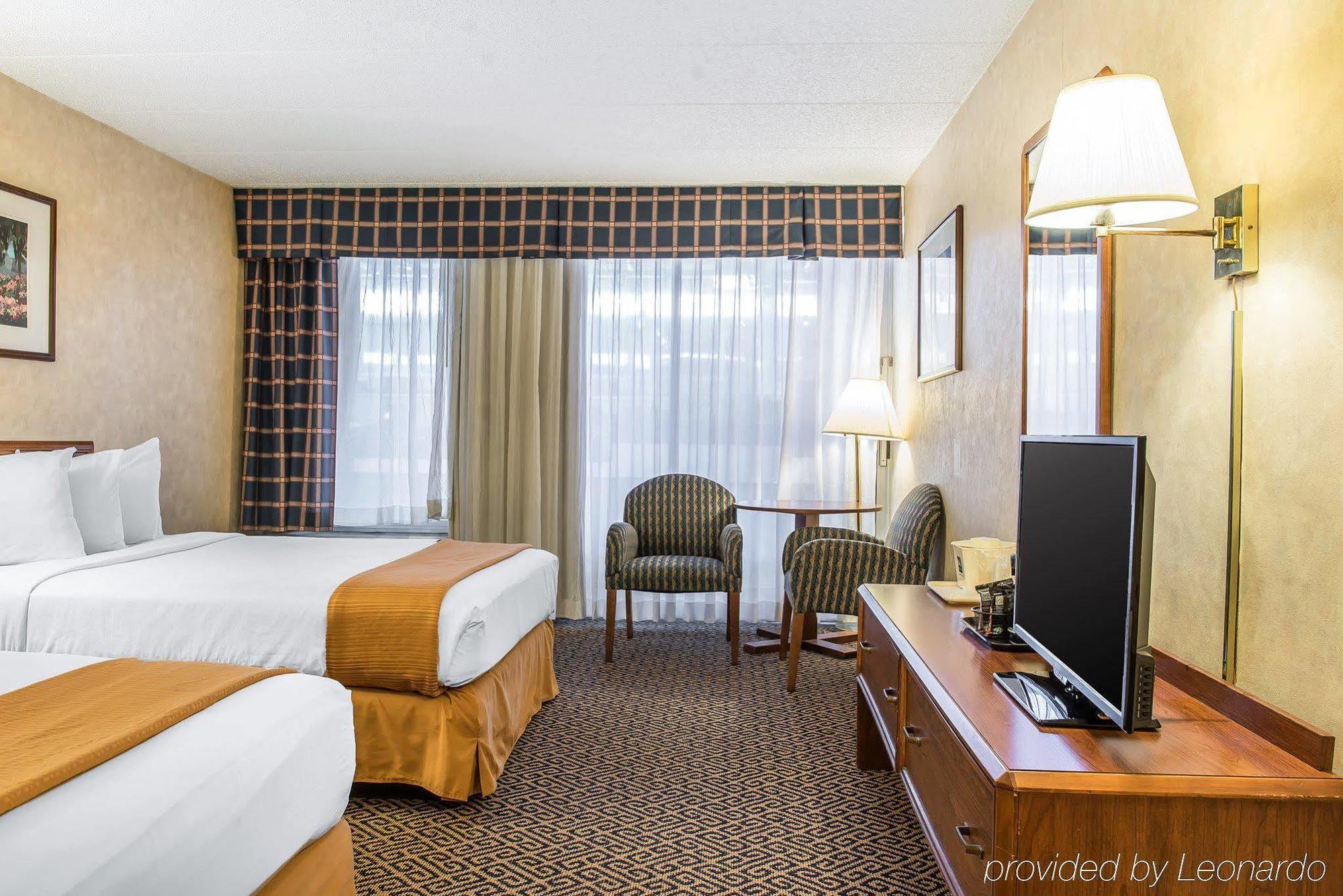 Quality Inn And Conference Center Springfield Exteriör bild