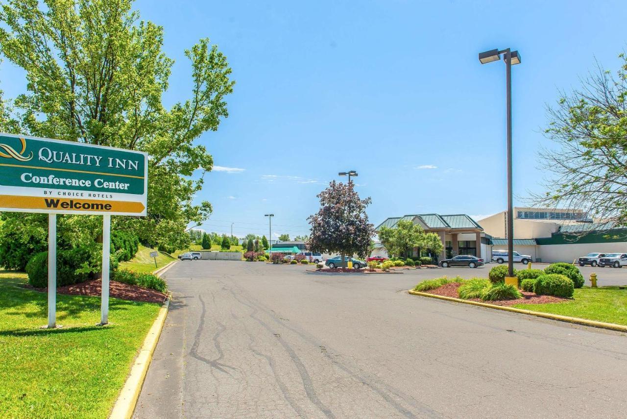 Quality Inn And Conference Center Springfield Exteriör bild